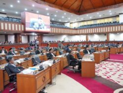 Rapat Paripurna Dengan Agenda Persetujuan Penetapan Rancangan Qanun Usul DPRA